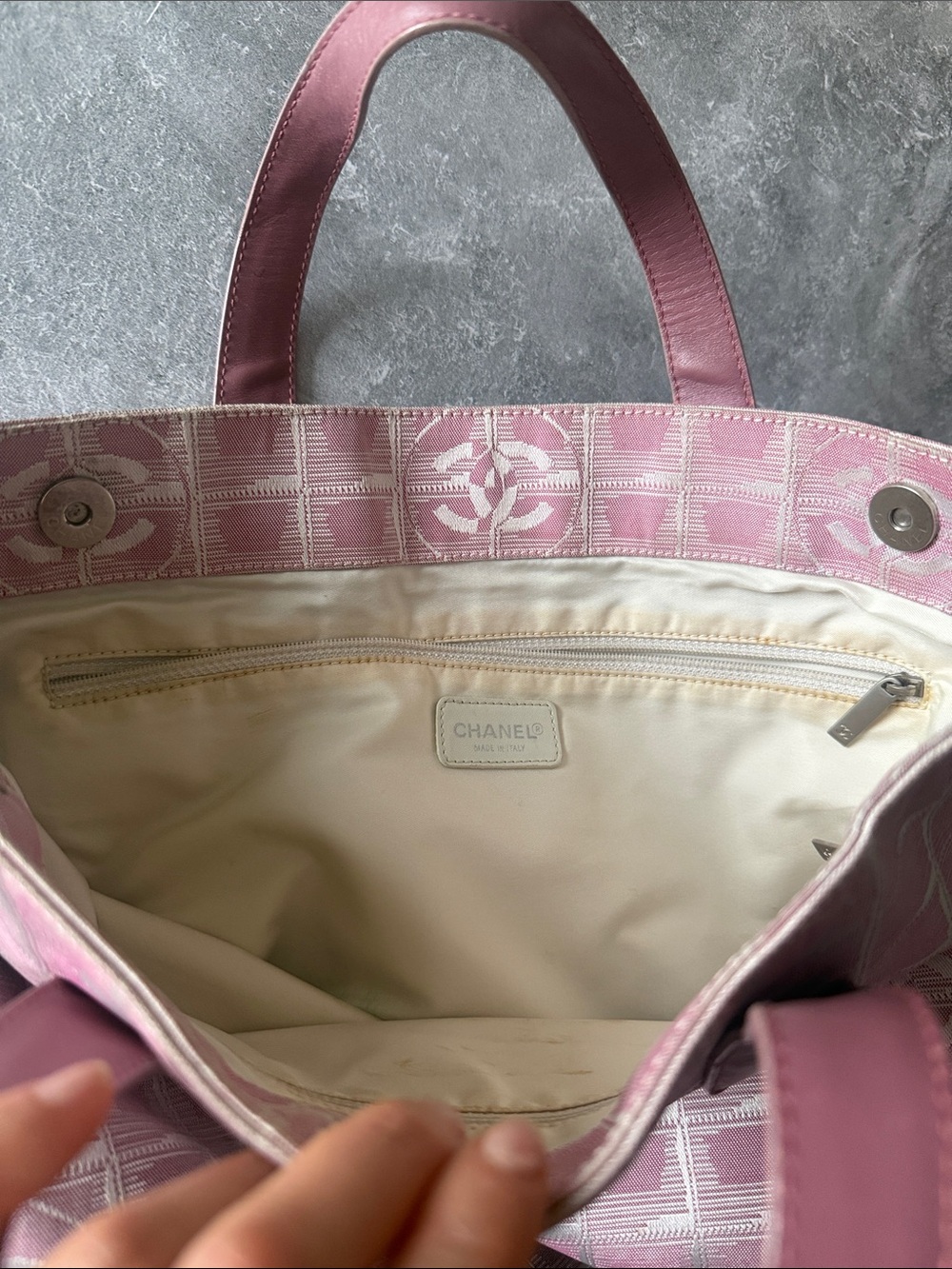 Chanel pink travel ligne canvas tote - Picture 8 of 12
